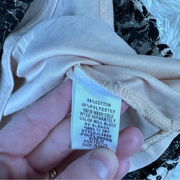 Umgee Off the Shoulder Dress Size Medium - Picture 7 of 9